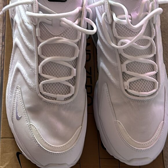 Air Max TW ‘Triple White’ – Clean, Classic, Iconic main image 4